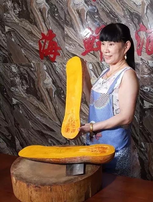 種南瓜竟然種出“麻煩”了，瓜販搶購，電視臺記者也趕來了